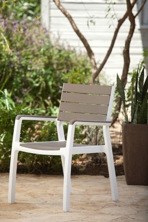 Стул c подлокотниками Гармония (Harmony armchair) белый-капучино в Тюмени - tumen.mebel24.online | фото 1